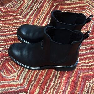 Ecco Black Chelsea boots- Elaina
